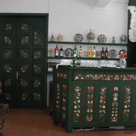 Gobe Csarda Hotel Орадеа Екстериор снимка