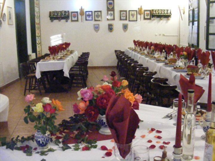 Gobe Csarda Hotel Орадеа Екстериор снимка